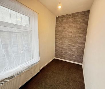 2 bedroom end of terrace house to rent - Photo 6
