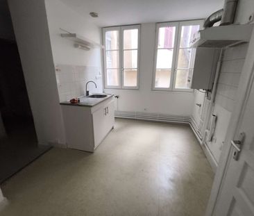 Location Appartement 4 pièces 83m² TULLE 19000 - Photo 5
