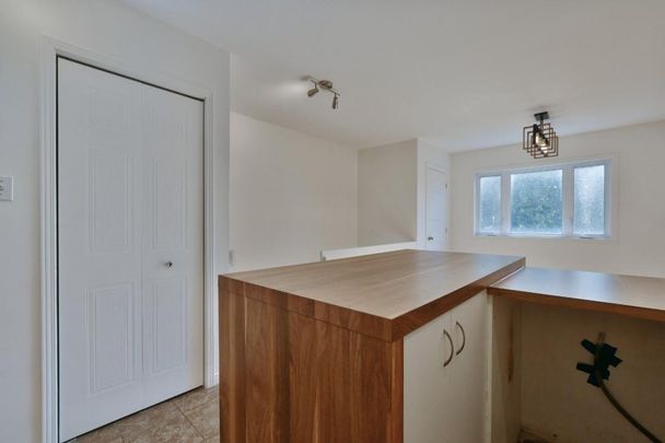 977 Place Molière, app.A, J7R 6V1, Deux-Montagnes - Photo 1