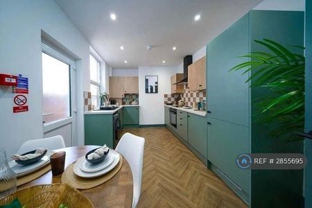 1 bedroom in a house share to rent - Photo 4