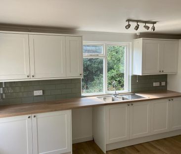 2 bedroom semi-detached house to rent - Photo 3