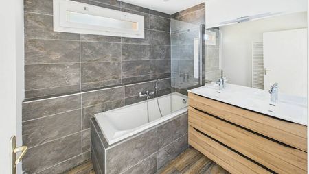 Appartement T4 - cuisine équipée - terrasse - parking - Quartier Clairlieu - Photo 4