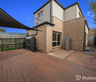 Well-presented 3 Bedroom Townhouse - Photo 6