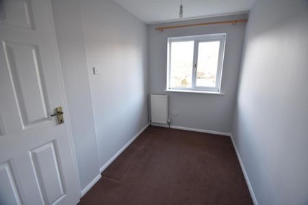 2 bedroom terraced house to rent - Photo 2