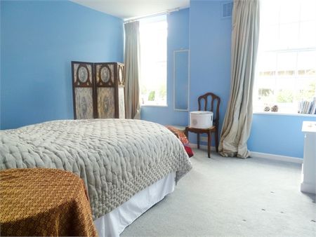 2 bedroom property to rent in Battersea - Photo 2