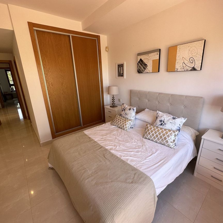 Atico en alquiler en Estepona - Photo 1