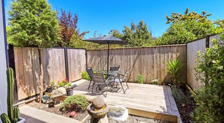 Townhouse Living - Photo 5