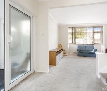 3 bedroom end of terrace house to rent - Photo 1