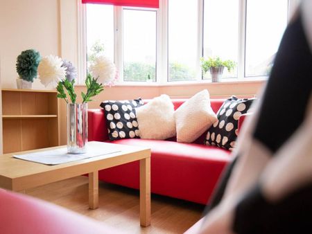 1 bedroom in a house share to rent - Photo 5