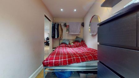 4 bedroom apartment to rent - Photo 3