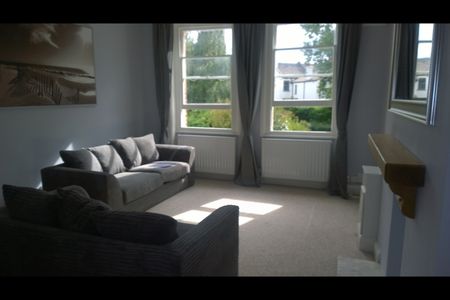 2 Bed Flat, Staverton Road, NW2 - Photo 4