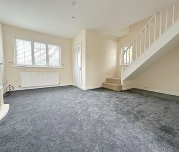 Semi Detached House - Photo 2