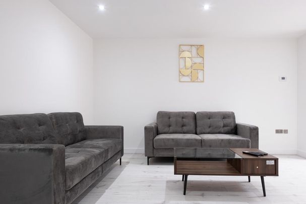 3 bedroom terraced house to rent - Photo 1