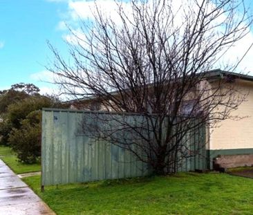 AFFORDABLE & COMFORTABLE 2-BEDROOM UNIT! - Photo 2