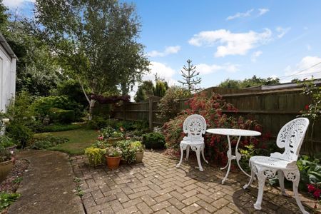 3 bedroom semi-detached house to rent - Photo 3