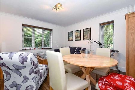 Lockton House, Rectory Road, Wokingham, Berkshire, RG40 - Photo 4