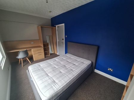 5 Bed - 11 Stanmore Street, Burley, Leeds - LS4 2RS - Student - Photo 3