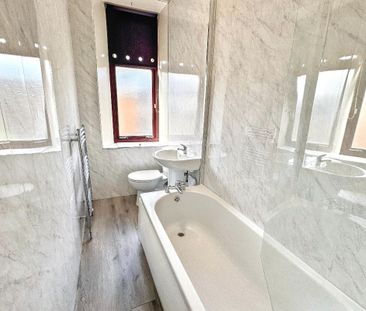 1 Bed, Flat - Photo 3