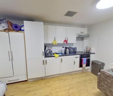 Studio to rent - Photo 3