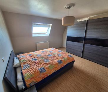 Ruim duplex-appartement met garage te Zulte - Photo 3