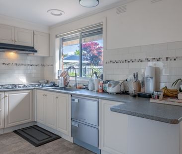 3 Fleming Court, Oakleigh South VIC 3167 - House For Rent | Domain - Photo 4