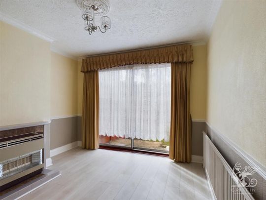 Benhurst Avenue, Hornchurch, RM12 - Photo 1