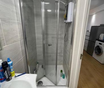 Studio to rent - Photo 6