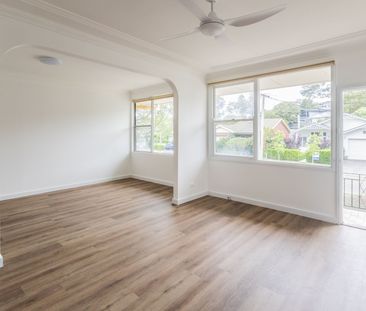 Family sized 3-bedroom home right near the beach in Nelson Bay! - Photo 5