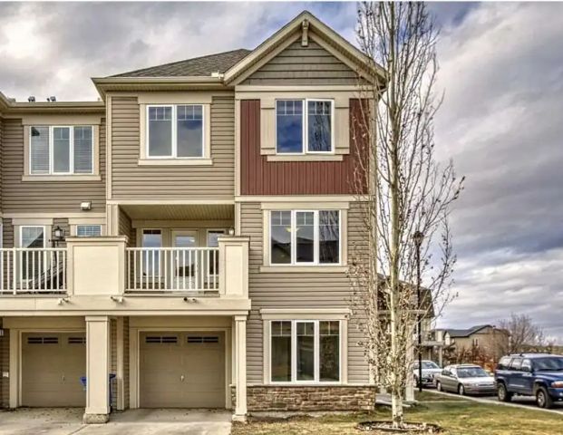 3 bed 2.5 bath attached garage corner townhouse — 3 Bedrooms+ Den Townhouse - Photo 1