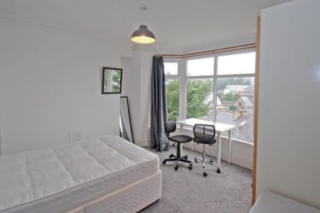 4 bedroom terraced house to rent - Photo 2