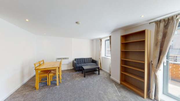 2 bedroom flat to rent - Photo 1