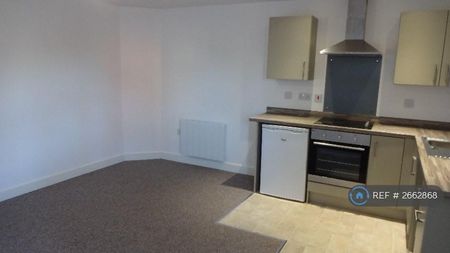 1 bedroom flat to rent - Photo 5