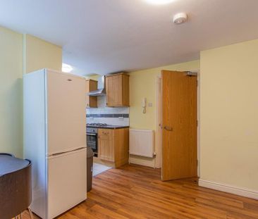 2 bedroom private hall to rent - Photo 4