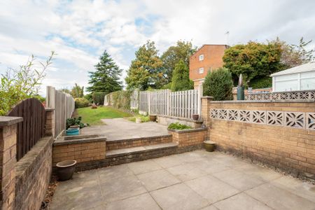 2 bedroom Terraced House to rent - Photo 4