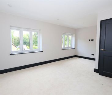 4 bedroom detached house to rent - Photo 4