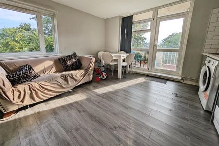 2 bedroom flat to rent - Photo 2