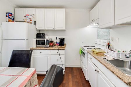 For Lease - 2538 Weston Road Unit# Upper, Toronto, Ontario - Photo 4