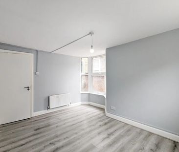1 Bed Flat, Evesham Road, E15 - Photo 2