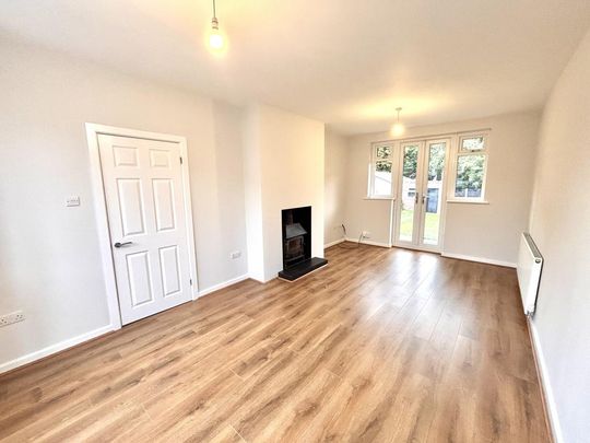 3 bedroom semi-detached house to rent - Photo 1