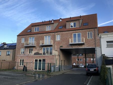 Gezellig appartement met 2 slaapkamers en terras in het centrum van Kaprijke! - Photo 2