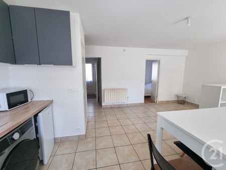 Location Appartement 2 pièces 40m² BRIE COMTE ROBERT 77170 - Photo 2