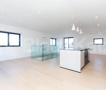 1,266 square foot Penthouse two bedroom and two bathrooms with a 18... - Photo 5