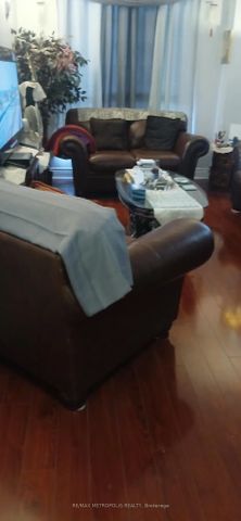 8 SILVER BELL Grove #302 ROOM 1 - Photo 5