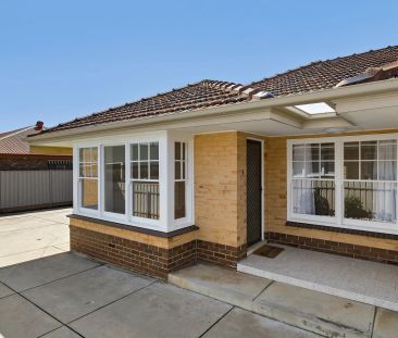 Modern, Fully Renovated Unit in a Convenient Location - Photo 2