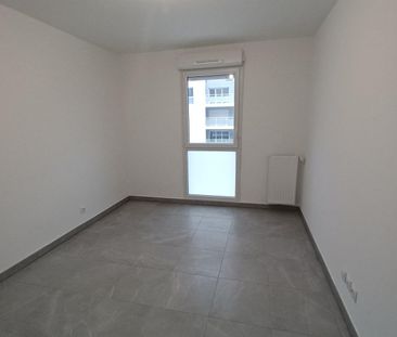 location Appartement T3 DE 62.98m² À ISTRES - Photo 2