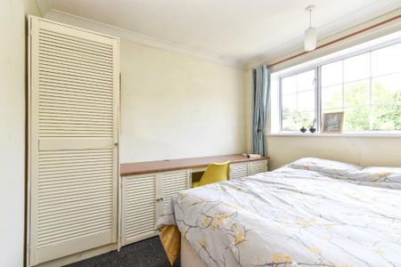 5 bedroom semi-detached house to rent - Photo 3