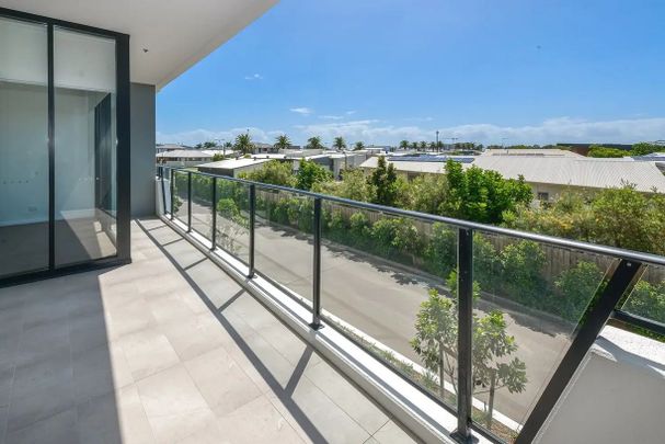 2206/1 Grant Avenue, Hope Island, QLD 4212 - Photo 1