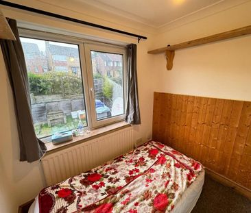 4 bedroom semi-detached house to rent - Photo 6