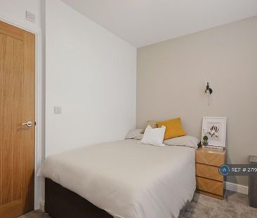1 bedroom in a house share to rent - Photo 1