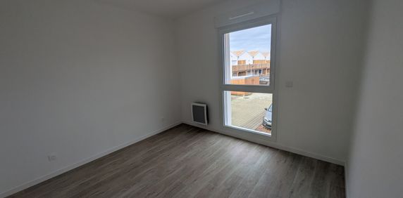 Location Appartement 3 pièces 68m² DOMPIERRE SUR MER 17139 - Photo 2